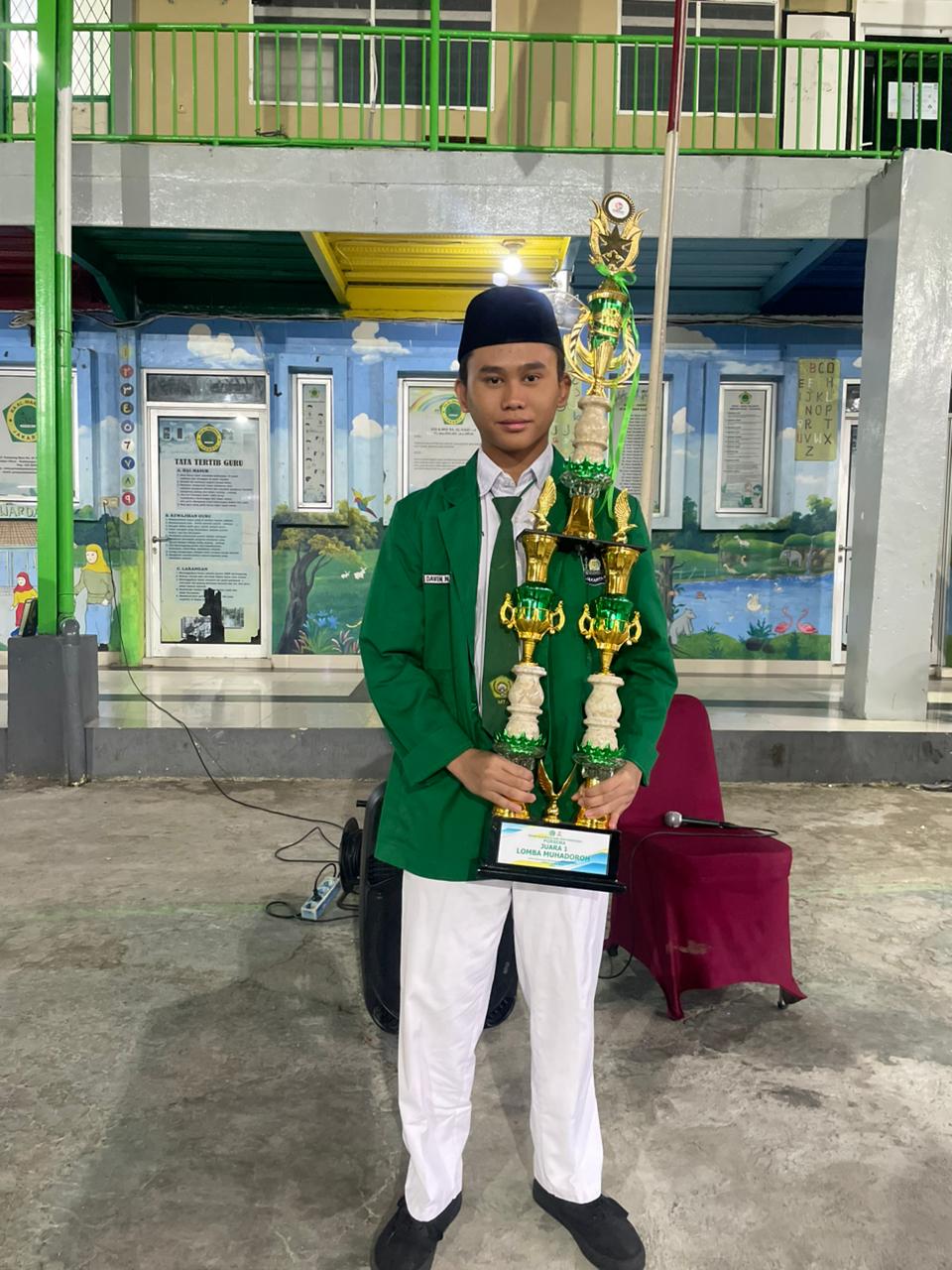 Read more about the article Santri Berprestasi Pesantren Alwashilah