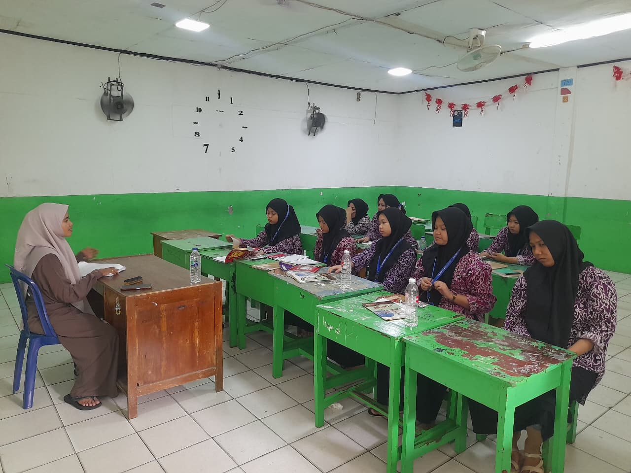 Read more about the article Madrasah Diniyah Al Washilah Jakarta Terapkan Pembelajaran Interaktif, Santri Makin Aktif dan Berkarakter