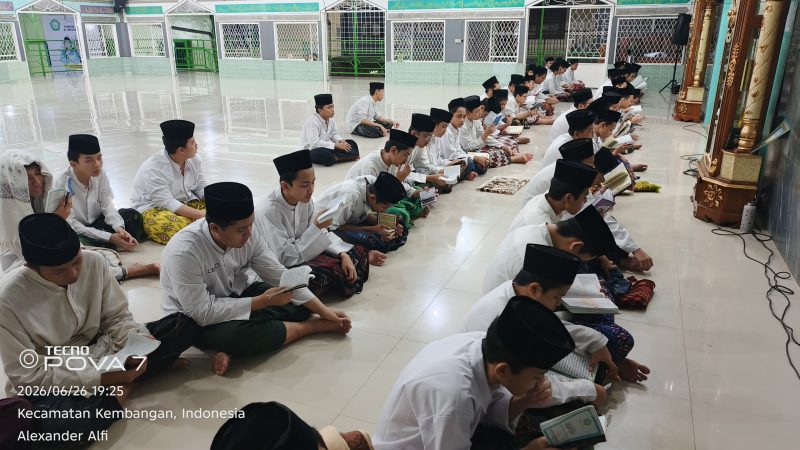 Pembacaan Surat Al-Waqi’ah Menjadi Rutinitas Santri Putra di Masjid Jami’ Al-Washilah