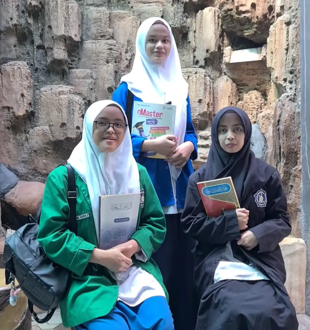 Read more about the article Apa Keunggulan SMP, MTs, dan SMK Berbasis Pesantren di Jakarta Barat?