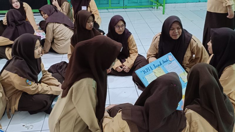MPLS Day 3 Pondok Pesantren Al Washilah Jakarta: Seminar Satya Mandala dan Proyek Mading