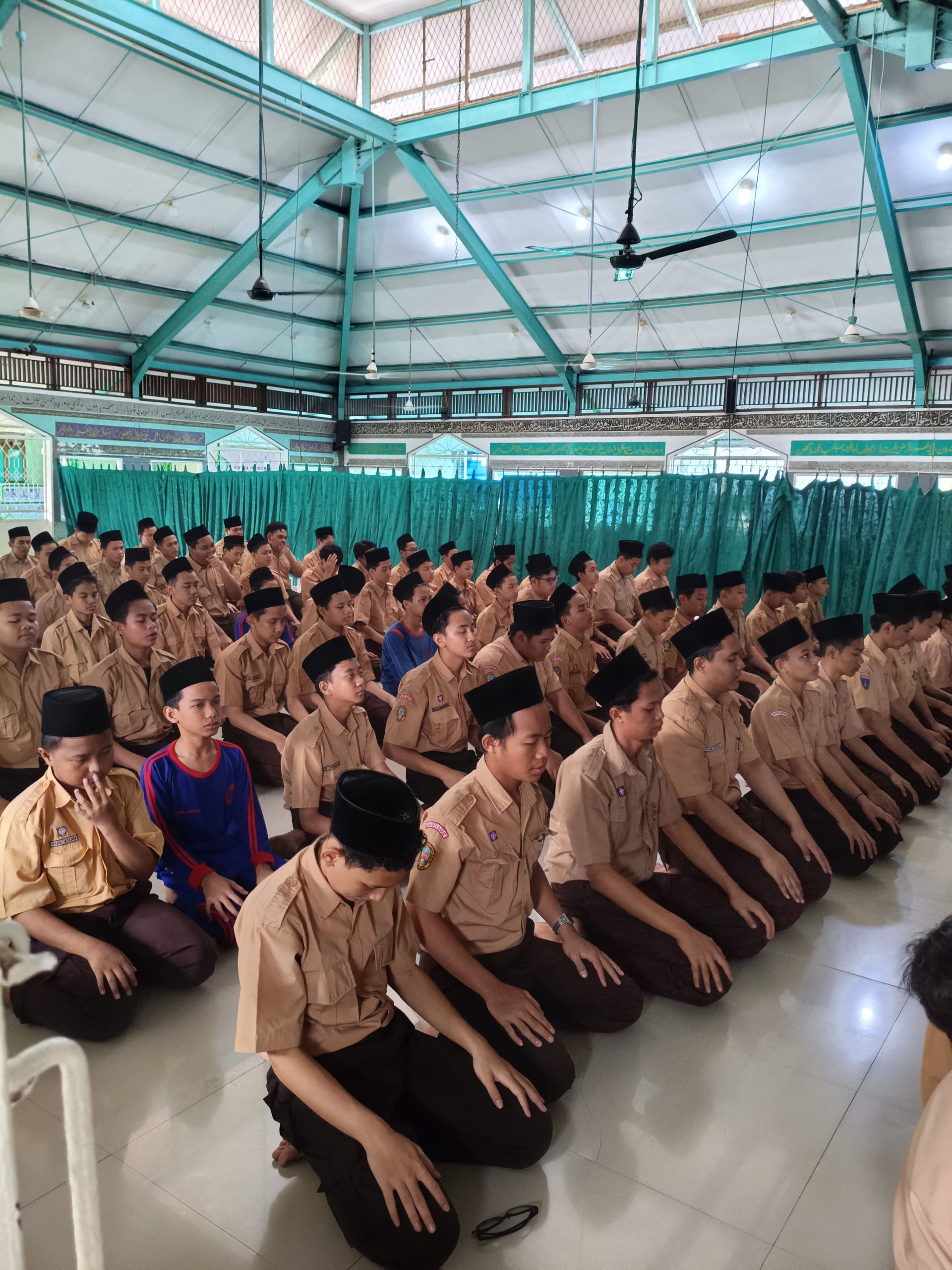 Read more about the article Sholat Dhuha Berjamaah Wujudkan Karakter Religius Peserta Didik melalui Program G7KAIH