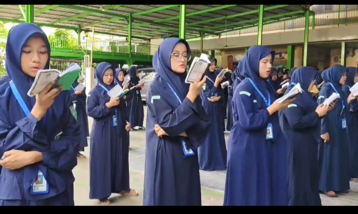 Santri Madrasah Diniyah Al Washilah Perdalam Ilmu Sharaf Melalui Pembacaan Nadhom Maqsud