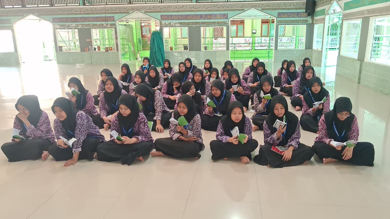 Read more about the article Madrasah Diniyah Pondok Pesantren Al Washilah Perkuat Pemahaman Fiqih dan Tauhid Santri