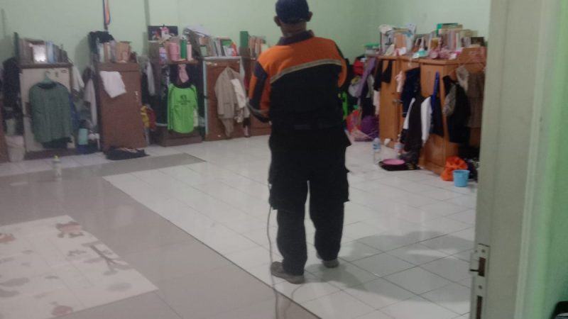 Penyemprotan Nyamuk Dilaksanakan di Asrama dan Sekolah Al Washilah