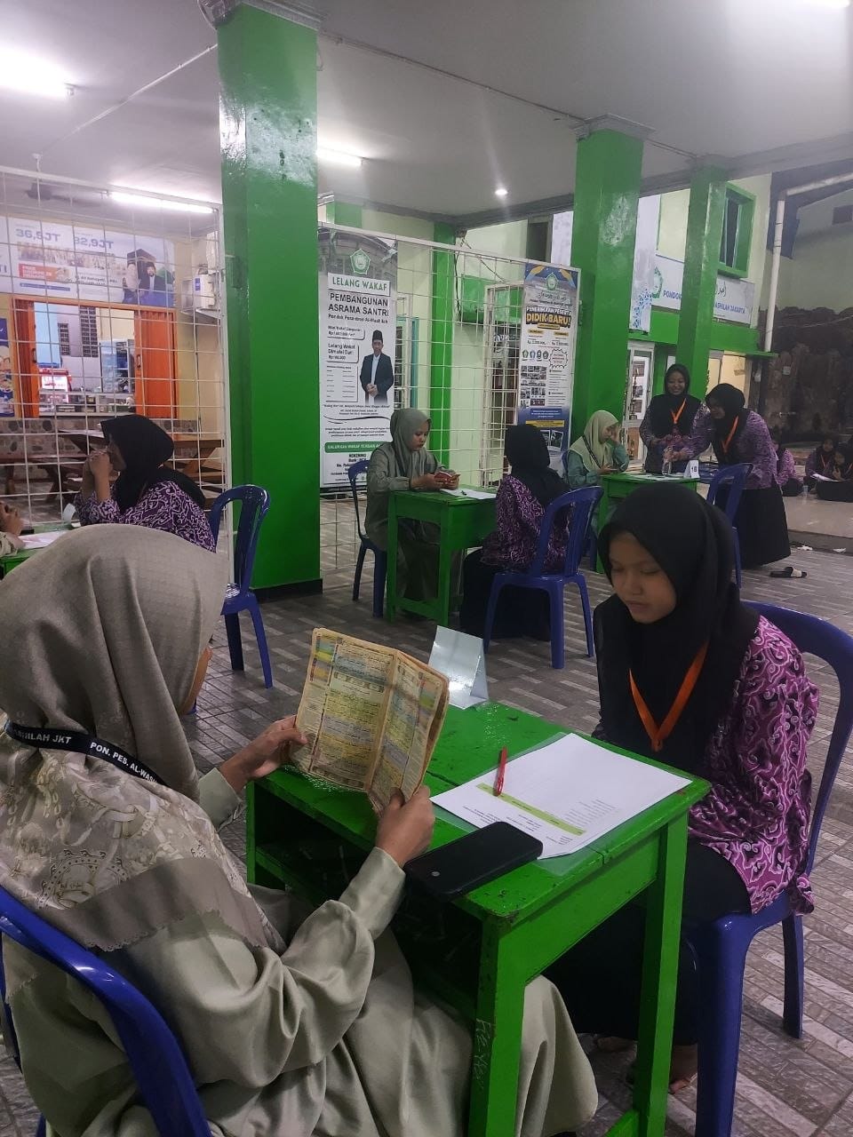 Read more about the article Ujian Hafalan Surah Al-Mulk di Al Washilah, Santri Diuji Bacaan dan Pemahamannya